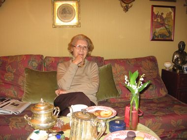 Е.Г.Псел (мадам дю Клозель) в своей квартире. 2010